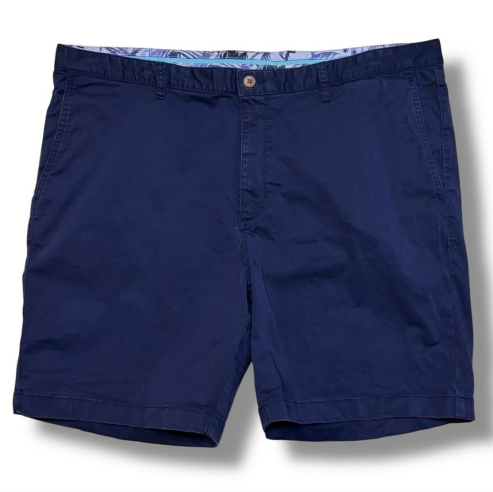TOMMY BAHAMA Navy Blue Flat Front Chino Shorts Size 42